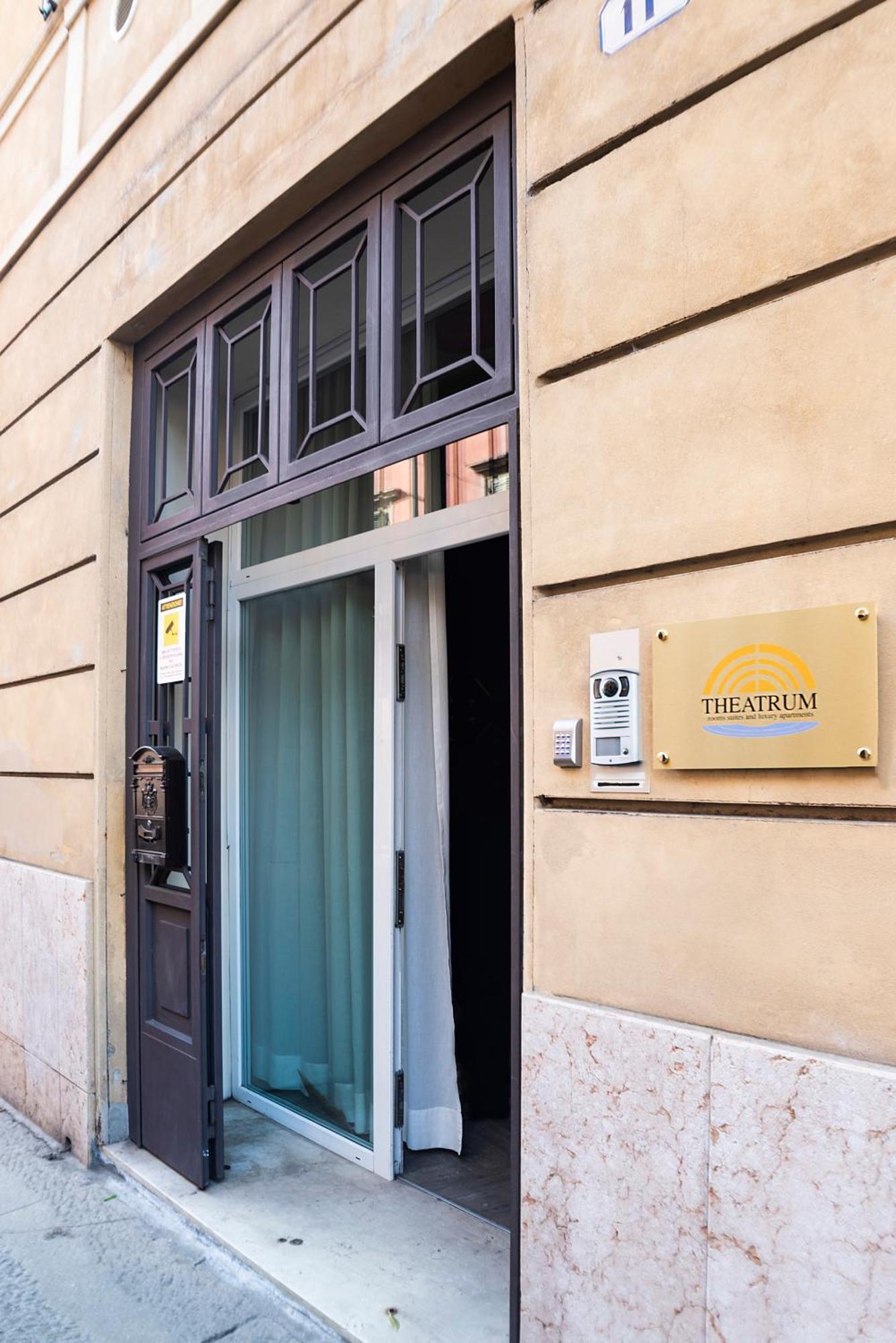 Guest house Italianflat - Roman Theater Old Town *